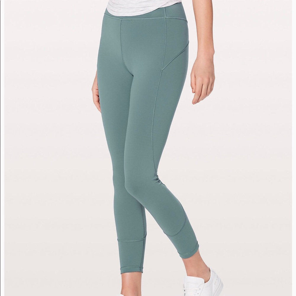 In Movement 7/8 Legging